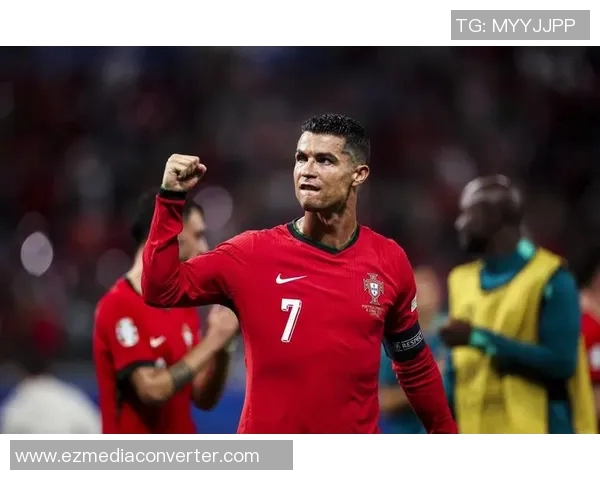 像素风格下的C罗足球传奇重现游戏世界的魅力与激情