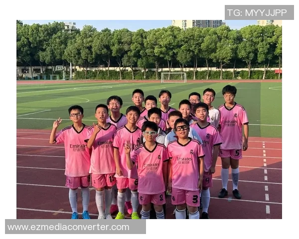 岁月如歌足球明星的辉煌与老去的感慨交织成的心灵独白 岁月如歌足球明星的辉煌与老去的感慨交织成的心灵独白