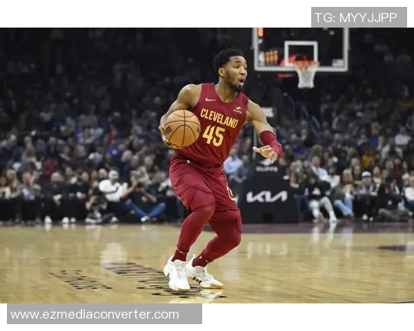 足球巨星挑战摔跤赛场展现全能魅力引发粉丝热议 足球巨星挑战摔跤赛场展现全能魅力引发粉丝热议