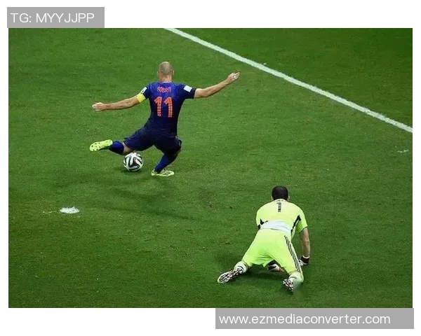 足球明星左脚踢球的精彩瞬间与技术解析揭秘 足球明星左脚踢球的精彩瞬间与技术解析揭秘