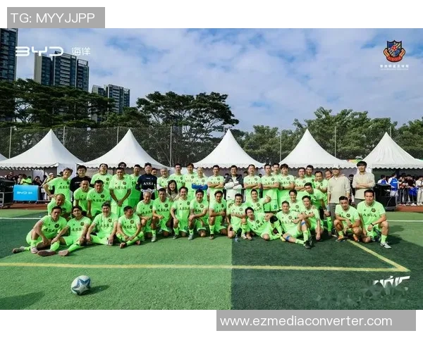 退役足球明星齐聚一堂重温绿茵岁月展现传奇风采与激情对决 退役足球明星齐聚一堂重温绿茵岁月展现传奇风采与激情对决