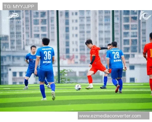 足球纪实：记录重庆足球队的奋斗经历